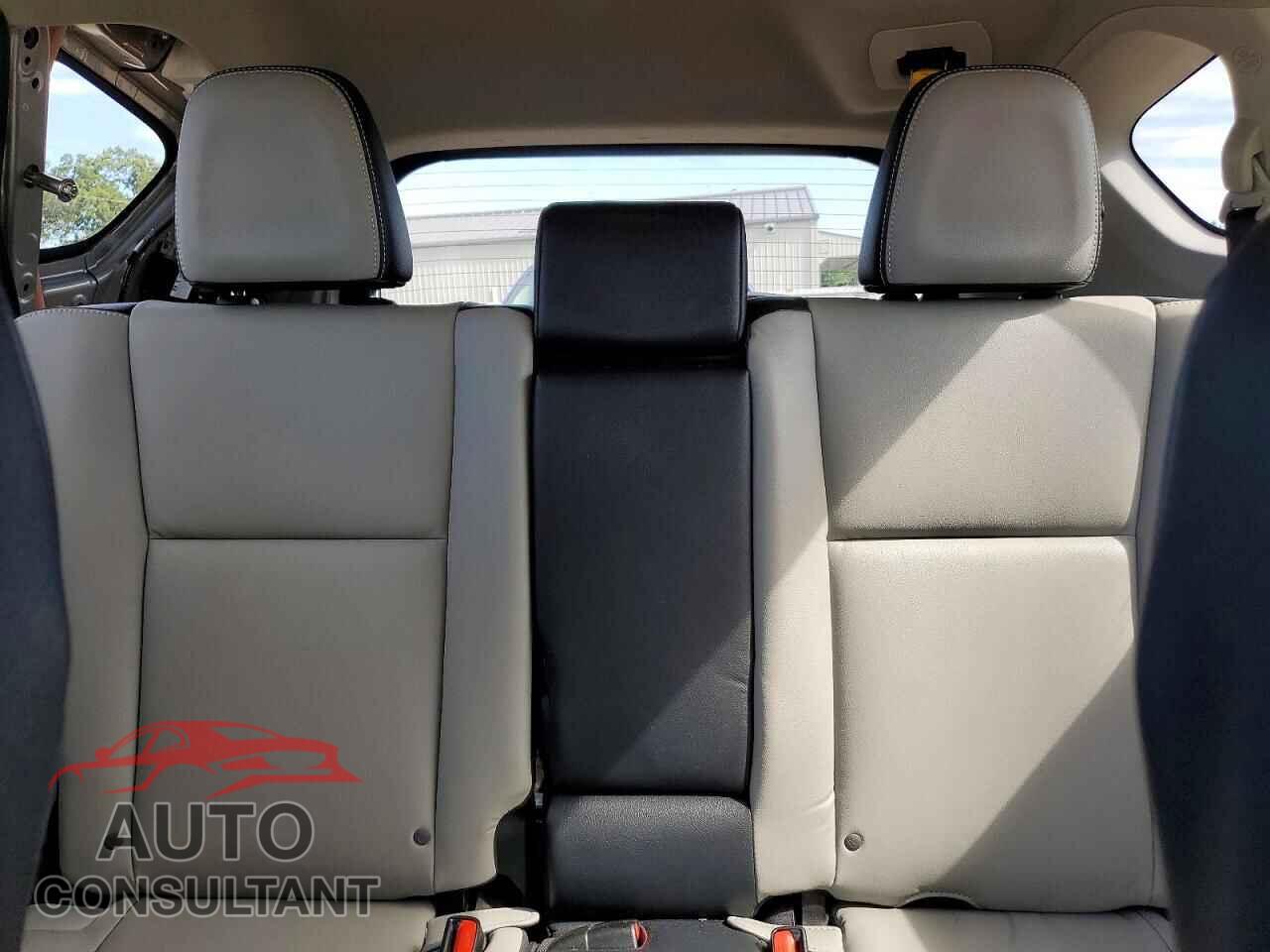 TOYOTA RAV4 2017 - 2T3DFREV3HW569098