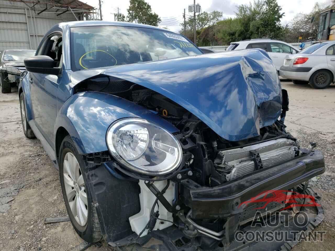 VOLKSWAGEN BEETLE 2018 - 3VWFD7AT2JM711209