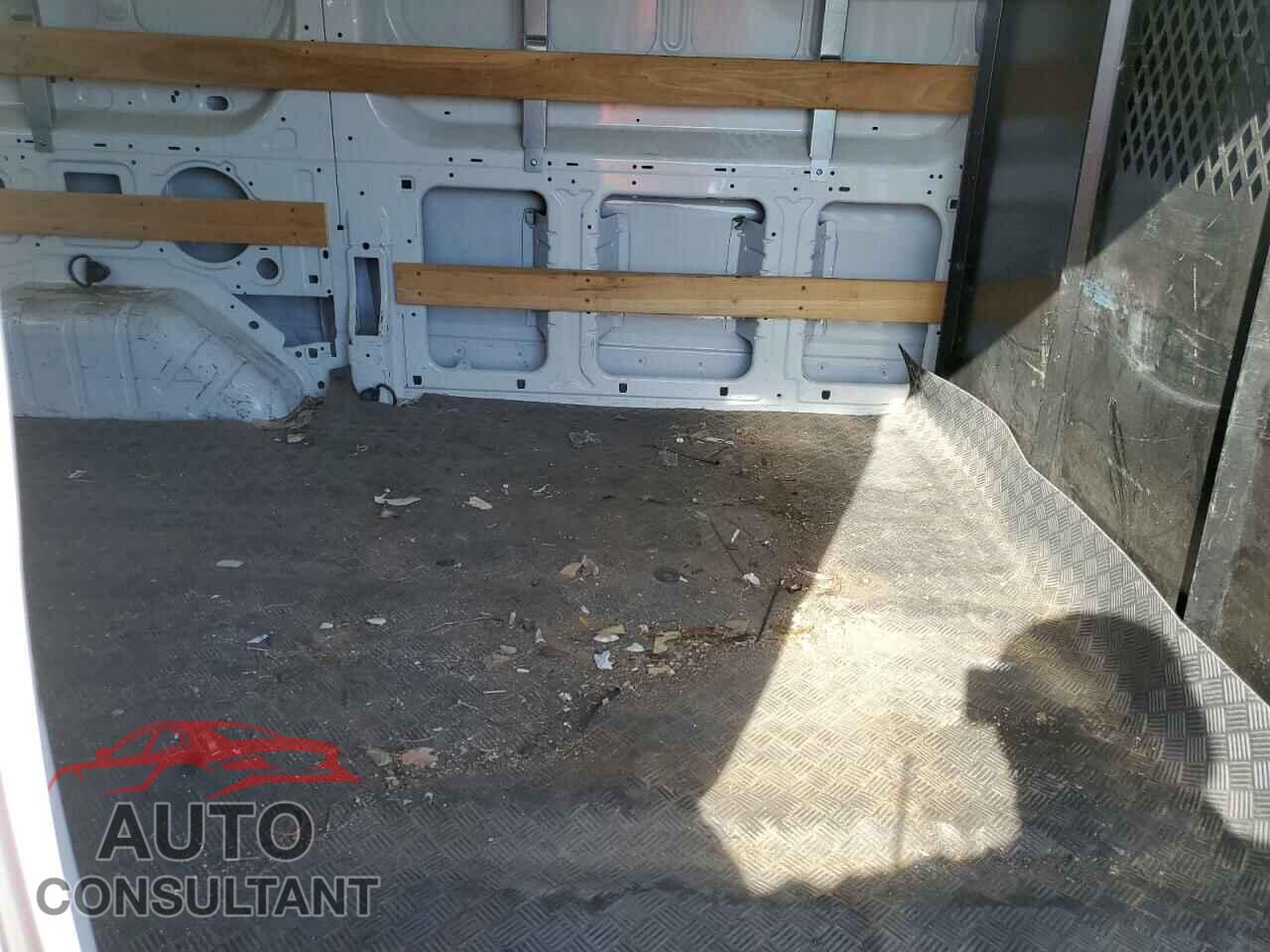 FORD TRANSIT 2019 - 1FTYR1YM2KKB01182