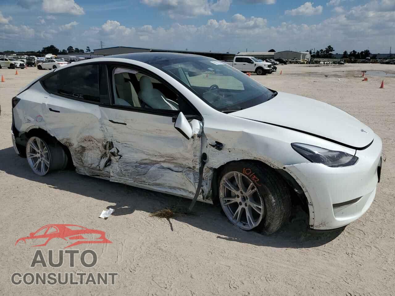 TESLA MODEL Y 2024 - 7SAYGDEDXRF044347