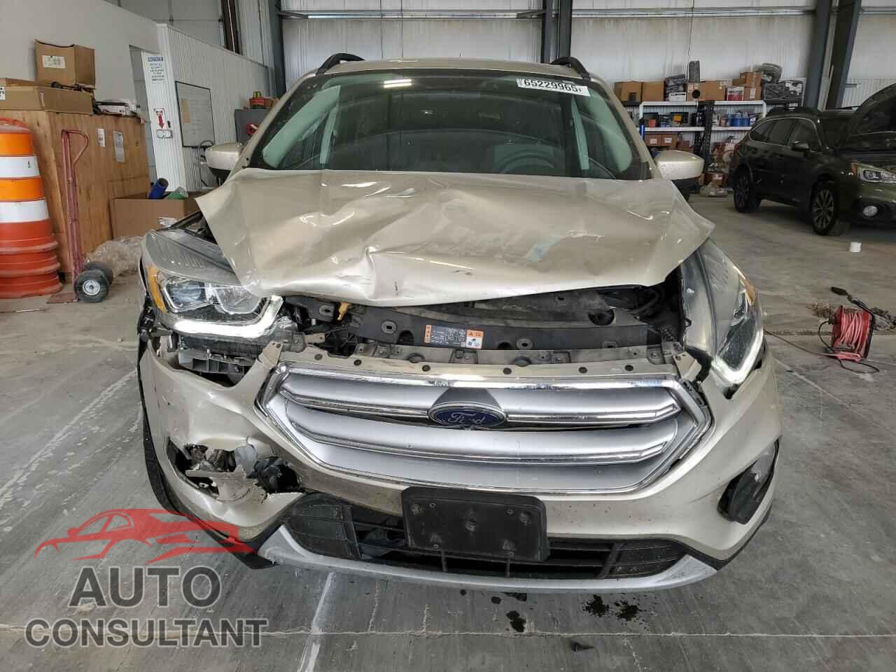 FORD ESCAPE 2017 - 1FMCU9GD3HUB29719