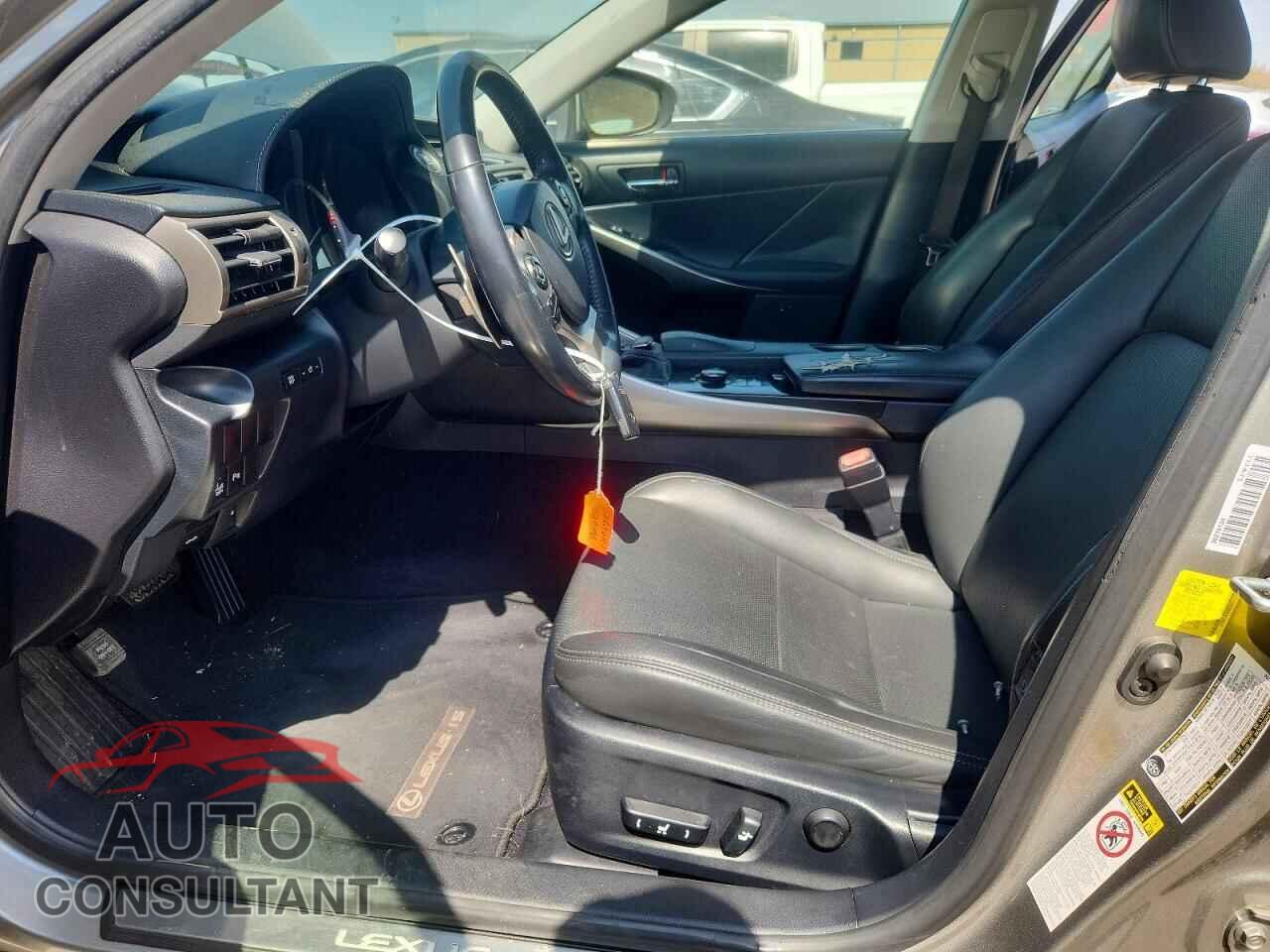 LEXUS IS 2014 - JTHBF1D29E5035413