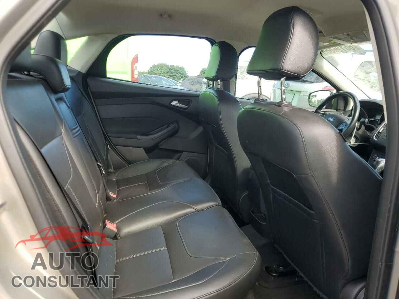 FORD FOCUS 2015 - 1FADP3F22FL283411