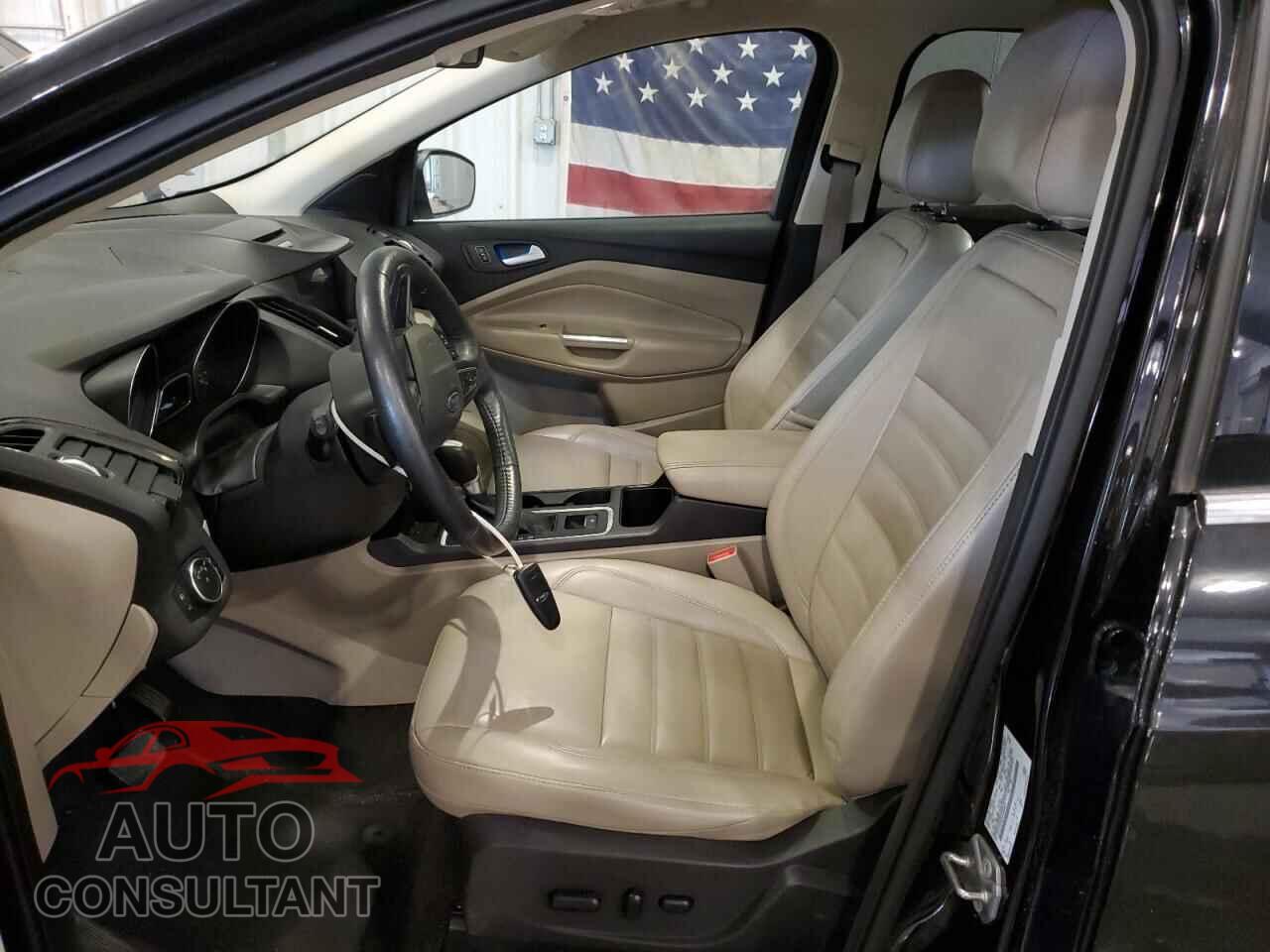 FORD ESCAPE 2017 - 1FMCU9J92HUA64401