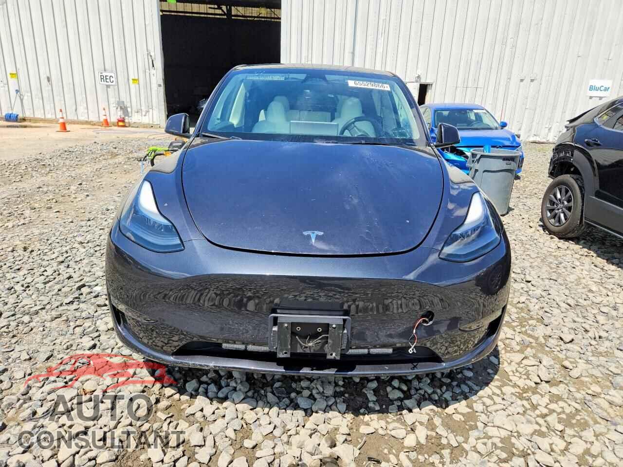 TESLA MODEL Y 2024 - 7SAYGDEE3RF150972