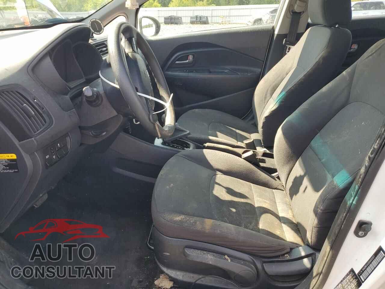 KIA RIO 2014 - KNADM5A32E6401207