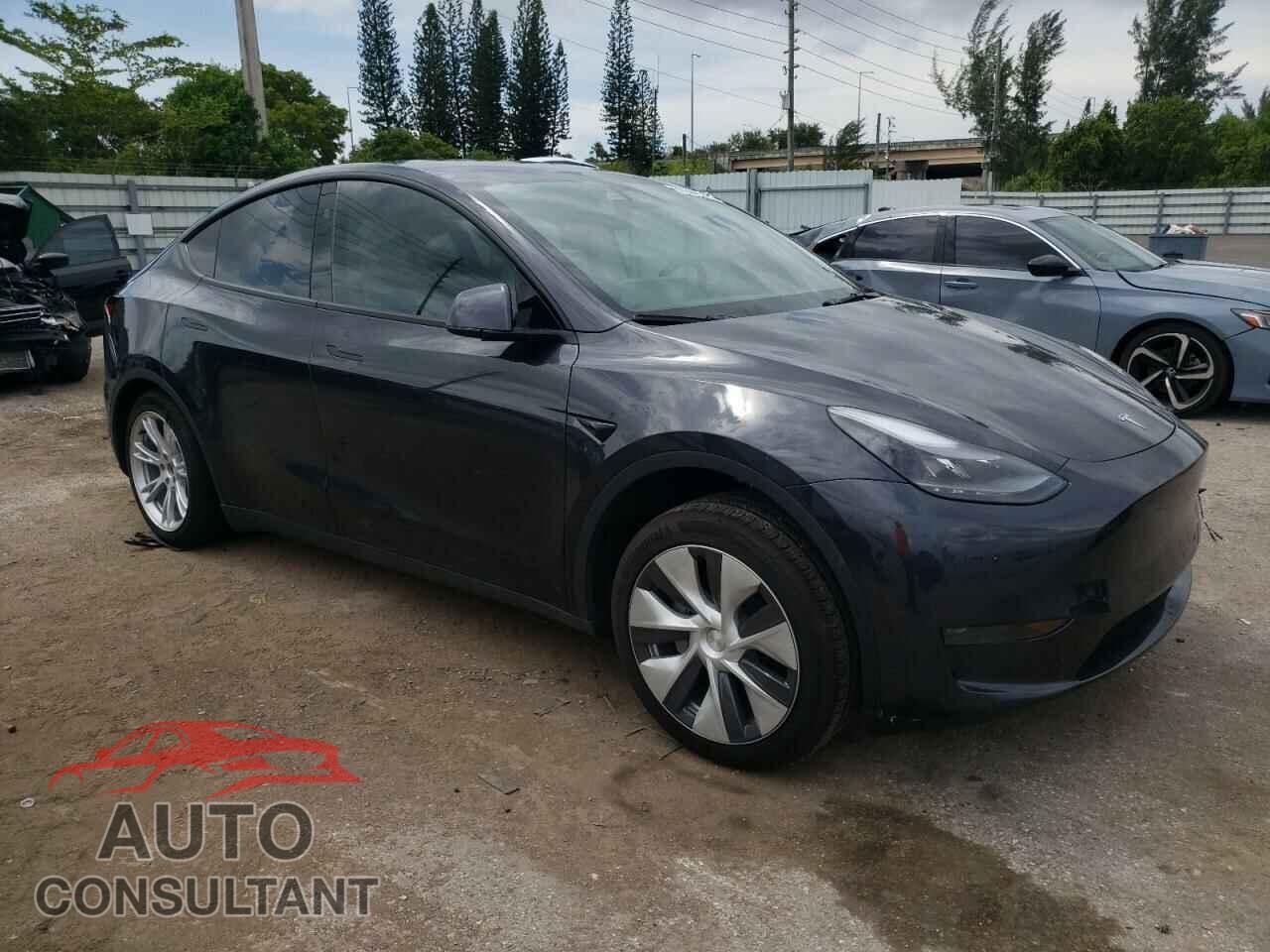 TESLA MODEL Y 2024 - 7SAYGDED3RF038406