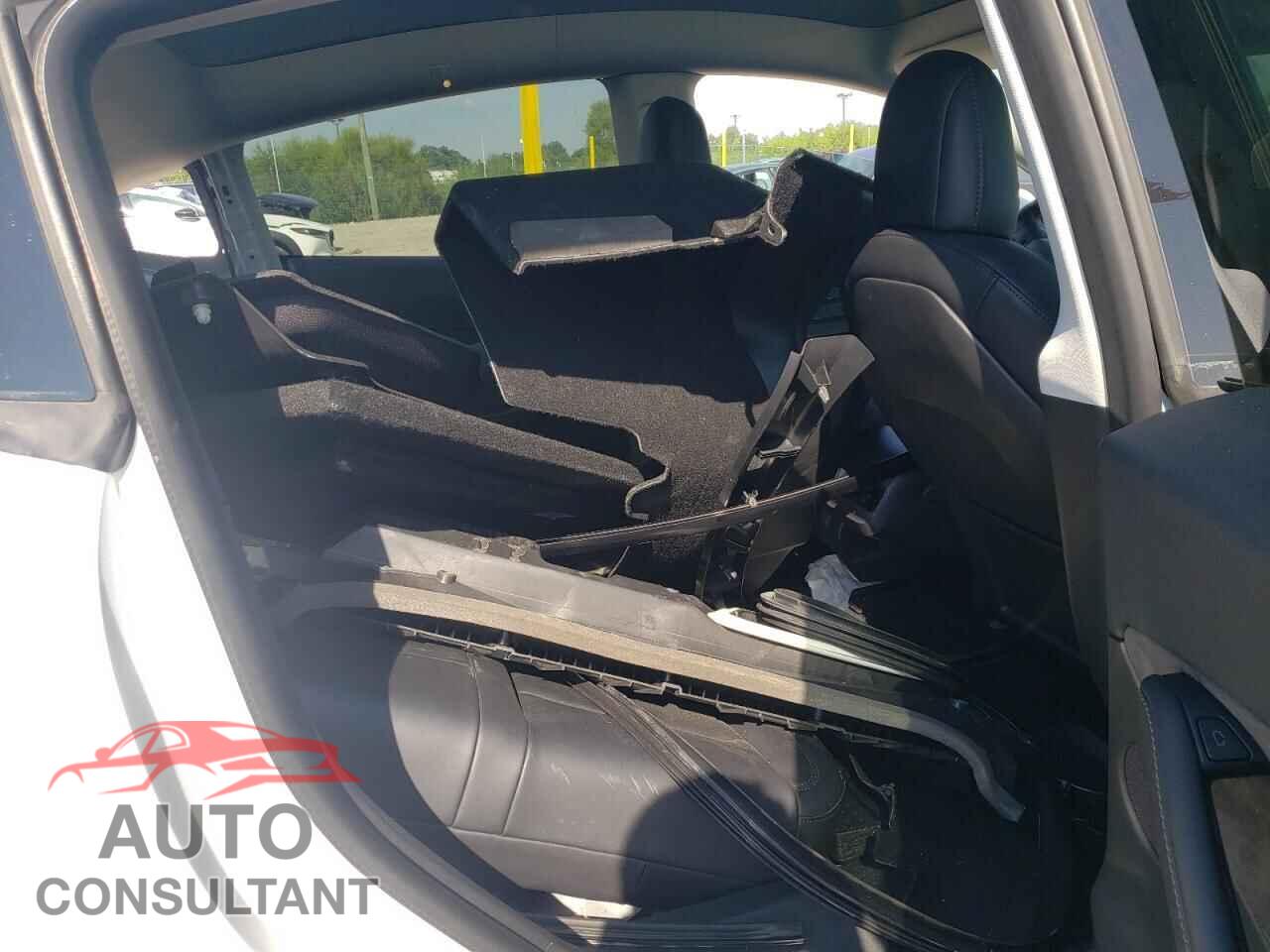 TESLA MODEL Y 2020 - 5YJYGDEE5LF043779