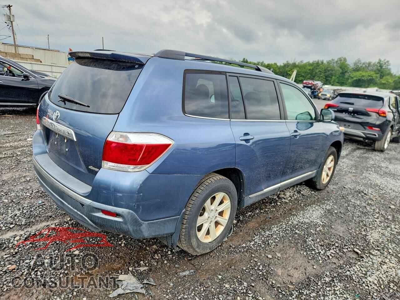 TOYOTA HIGHLANDER 2013 - 5TDBK3EH4DS213927