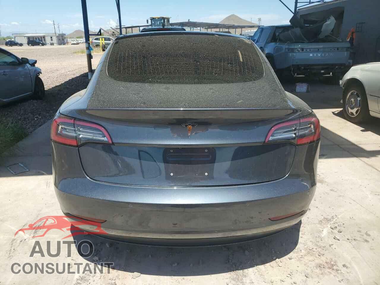 TESLA MODEL 3 2018 - 5YJ3E1EA1JF043576
