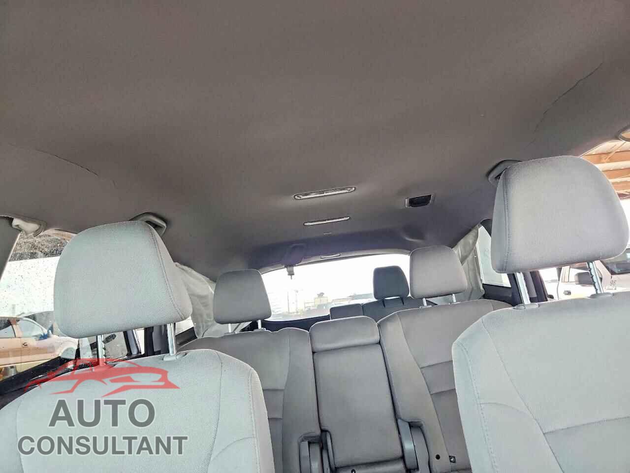 HONDA PILOT 2018 - 5FNYF5H34JB025435