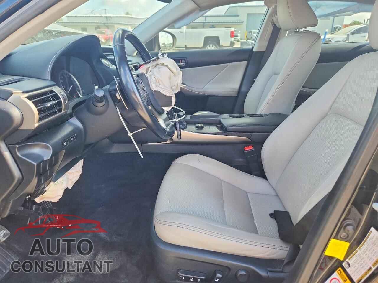LEXUS IS 2016 - JTHBA1D25G5019498
