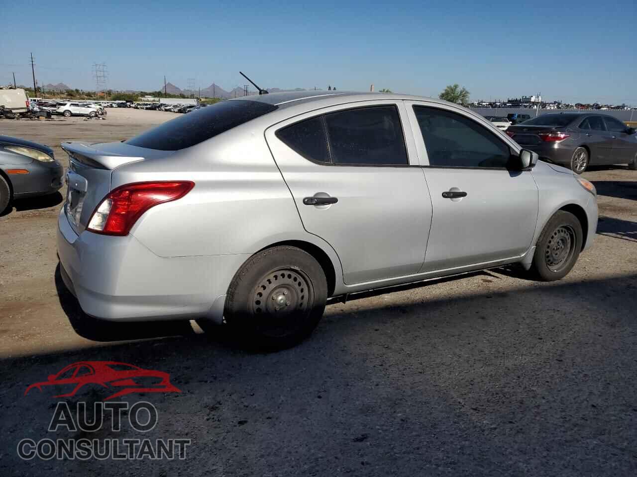 NISSAN VERSA 2018 - 3N1CN7AP1JL812112