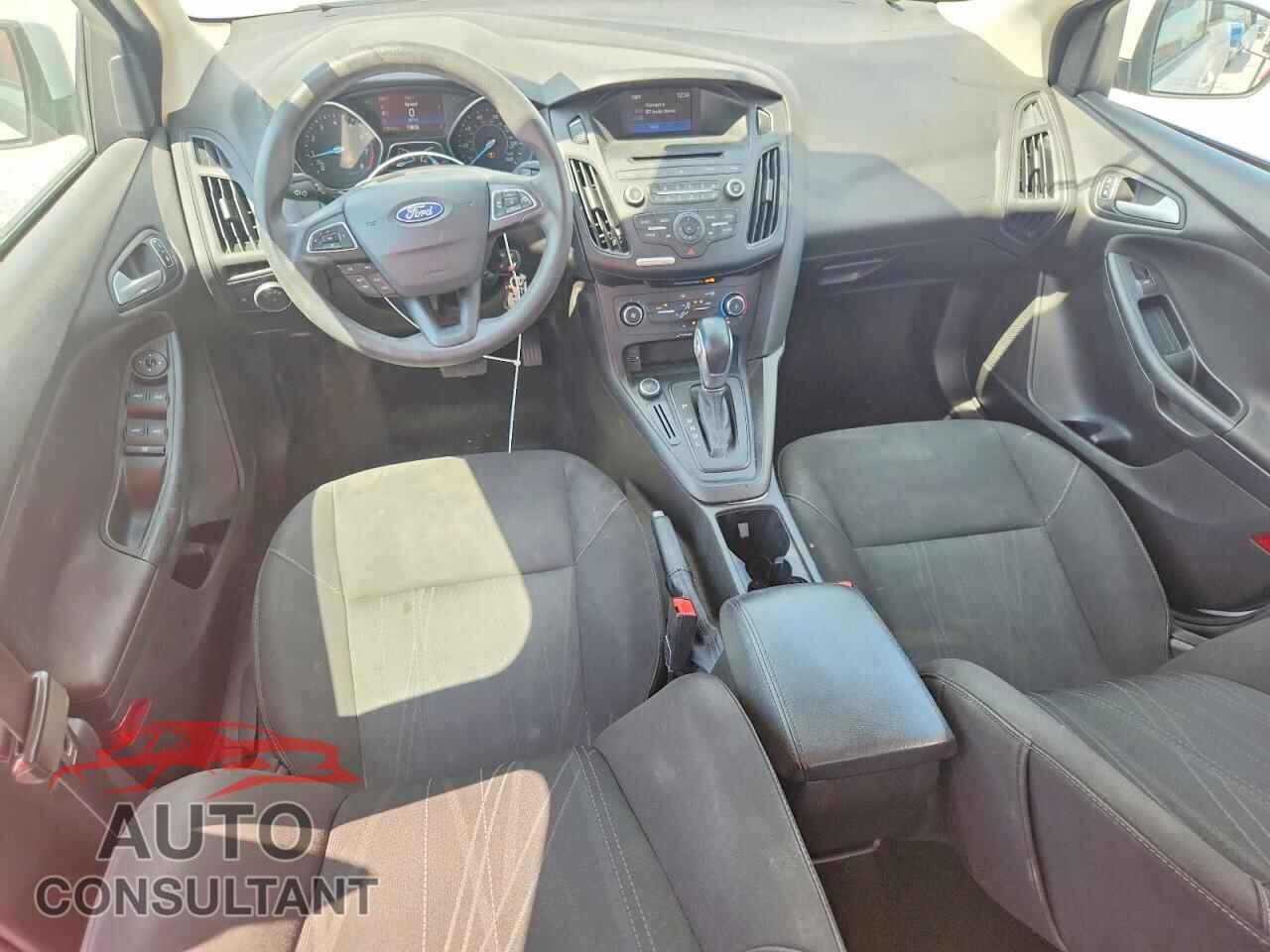 FORD FOCUS 2017 - 1FADP3F22HL318774