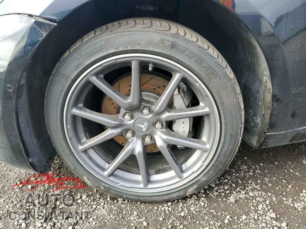 TESLA MODEL 3 2018 - 5YJ3E1EB8JF143568