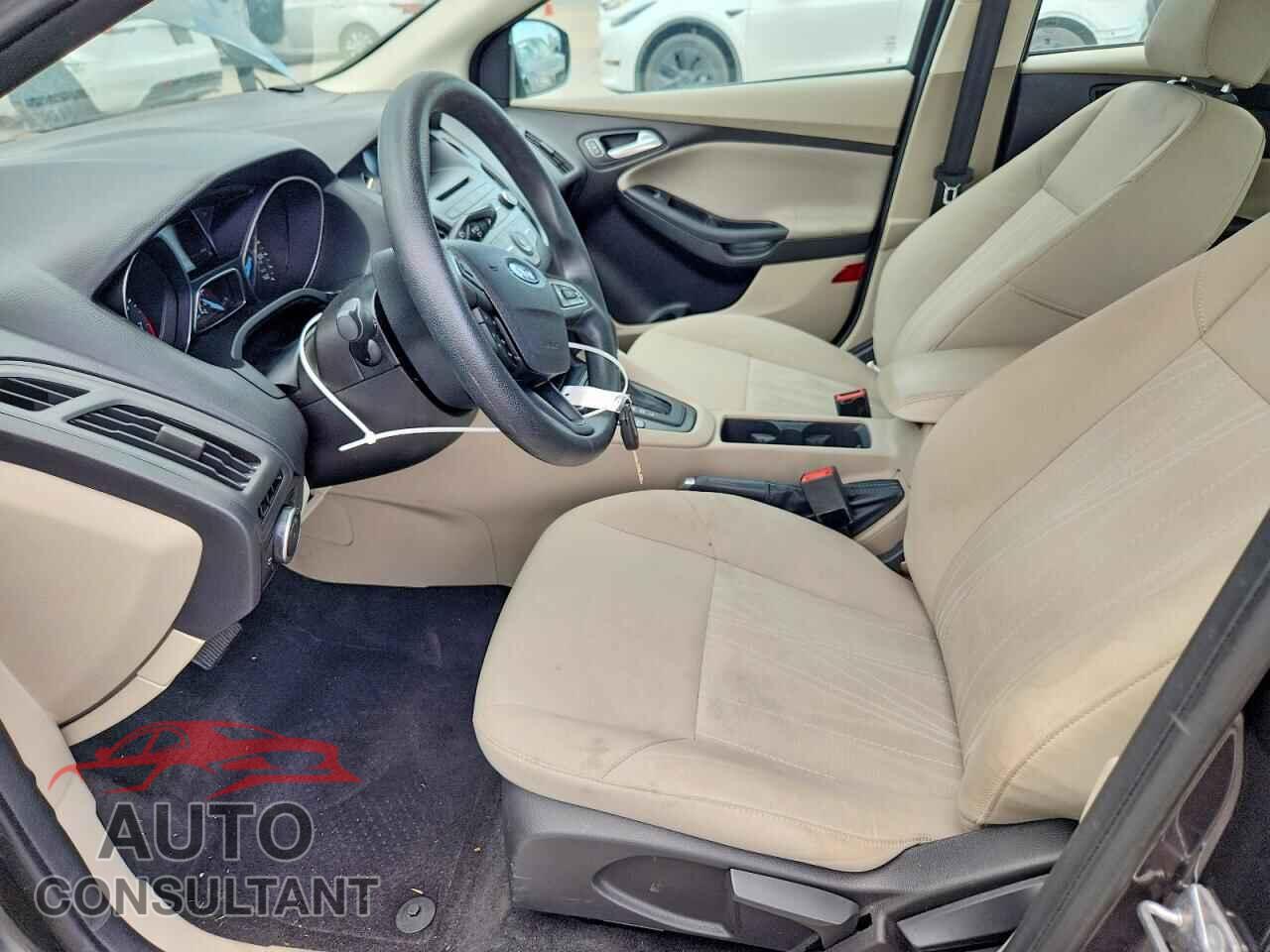 FORD FOCUS 2015 - 1FADP3F26FL349989