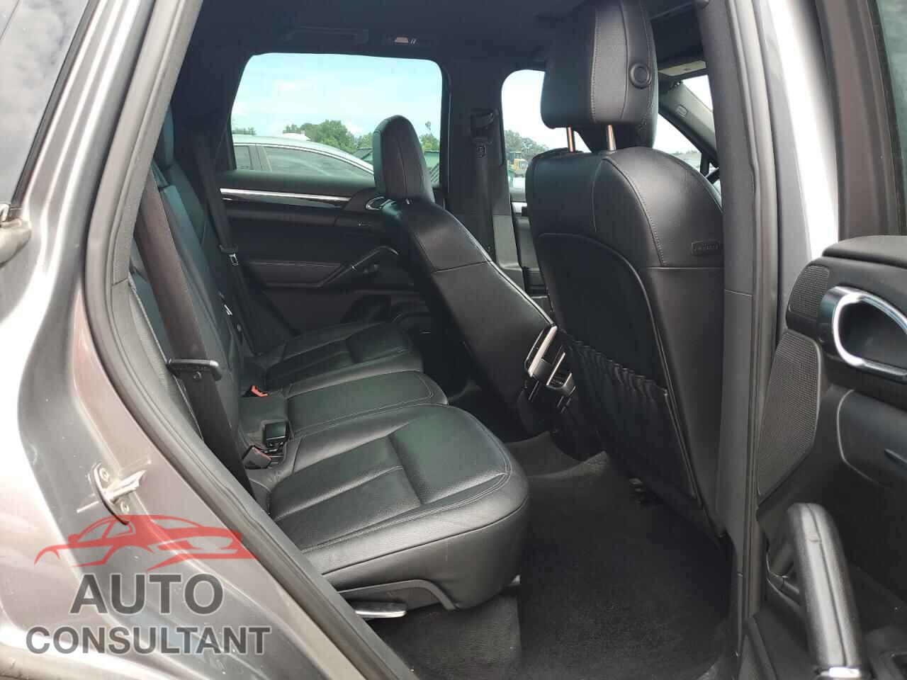 PORSCHE CAYENNE 2011 - WP1AB2A25BLA42593