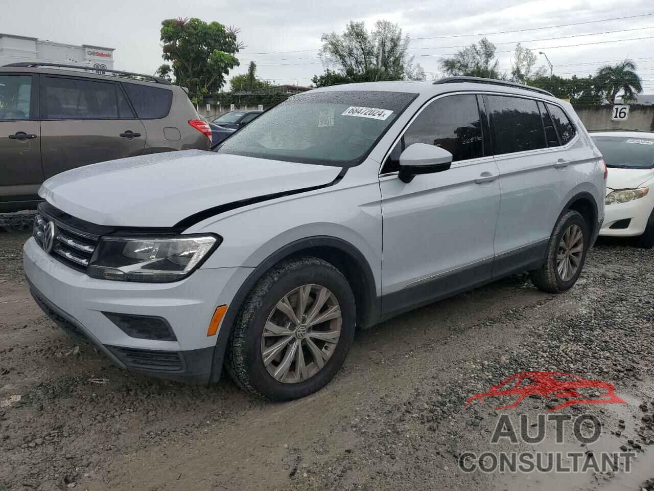 VOLKSWAGEN TIGUAN 2018 - 3VV3B7AX0JM157474