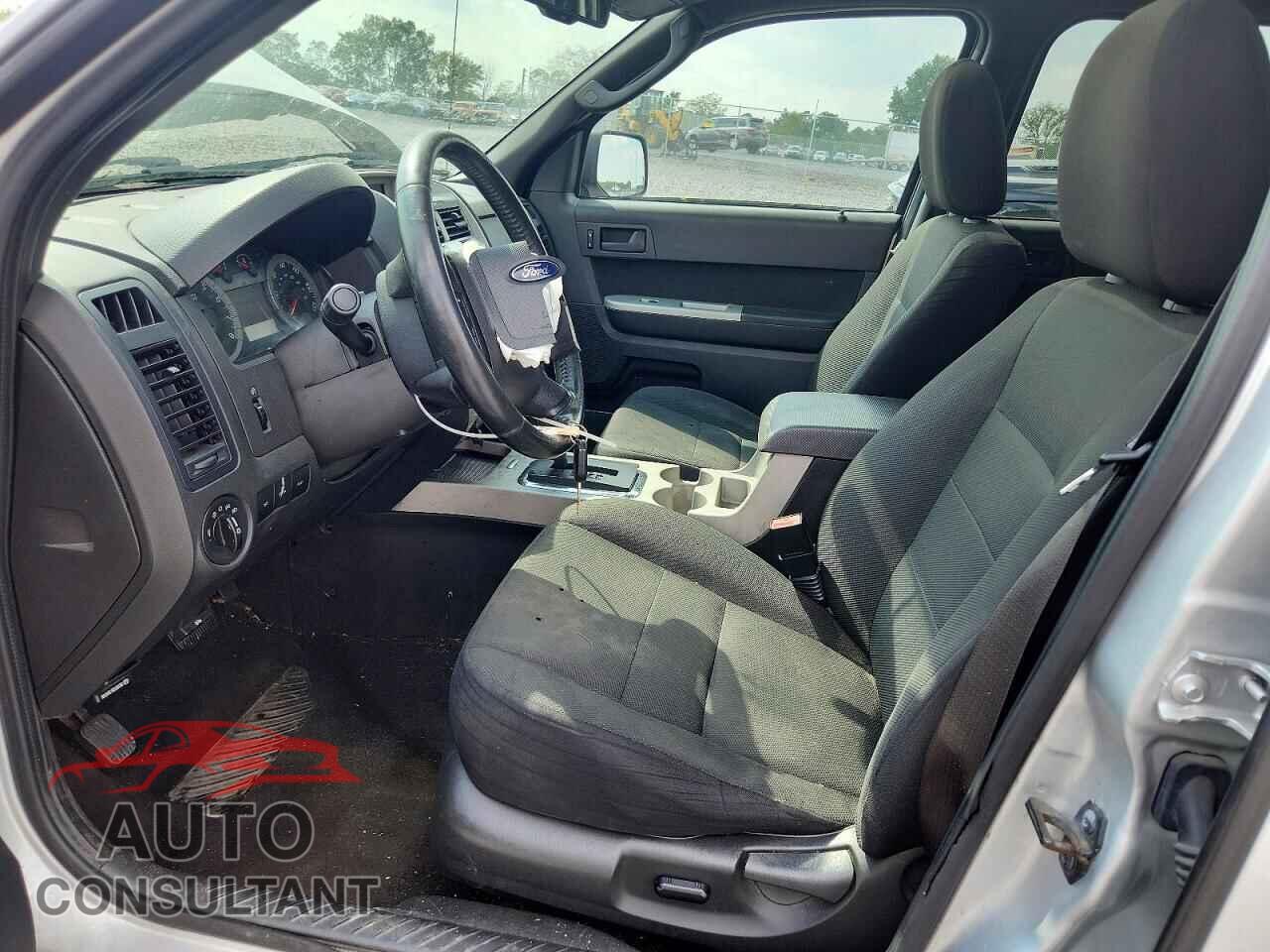FORD ESCAPE 2009 - 1FMCU03G29KC97103