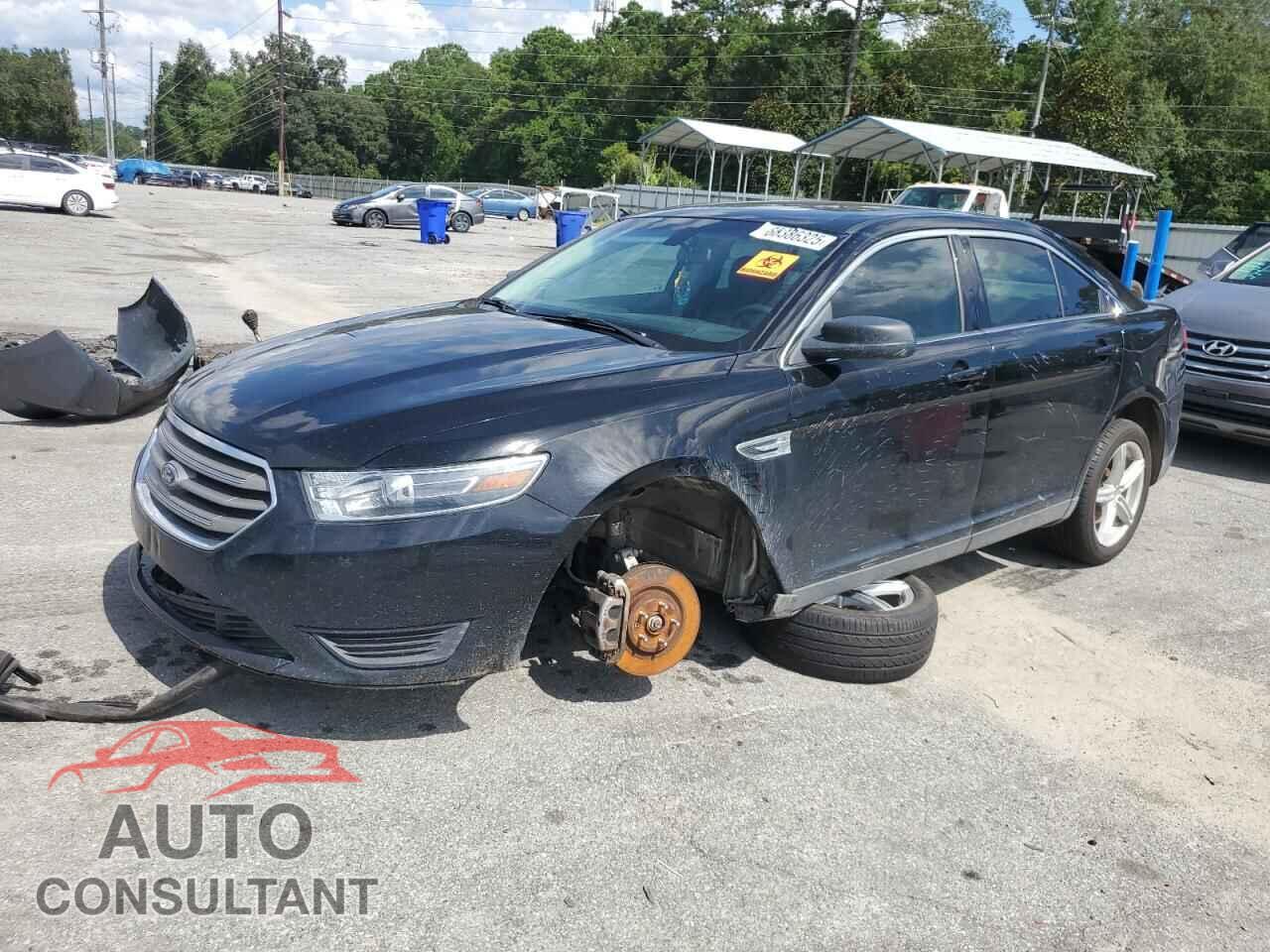 FORD TAURUS 2018 - 1FAHP2D82JG139135