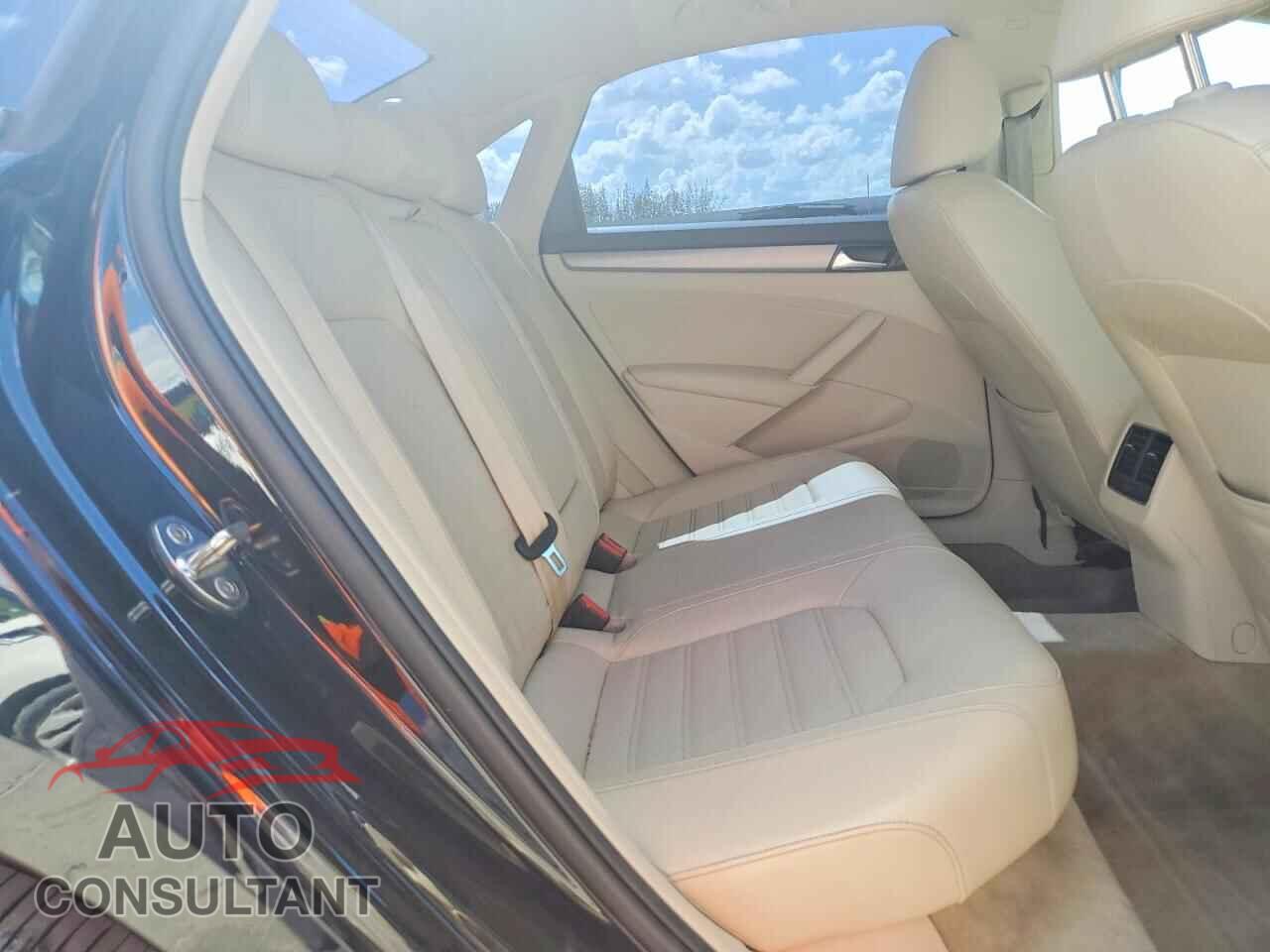 VOLKSWAGEN PASSAT 2015 - 1VWBT7A35FC040452