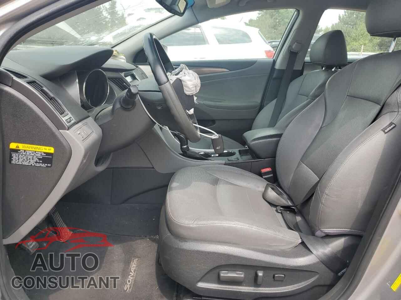 HYUNDAI SONATA 2012 - KMHEC4A45CA028196