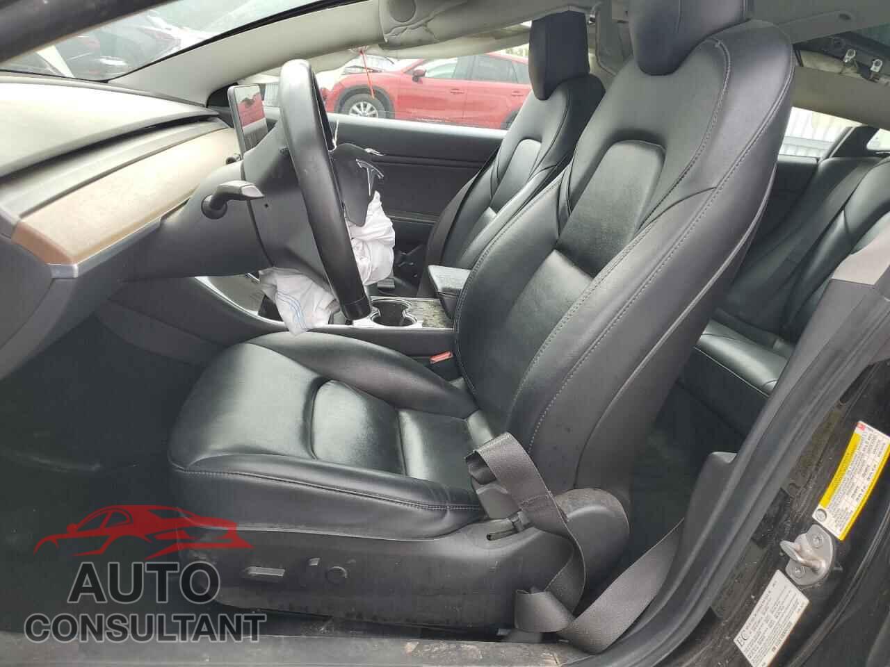 TESLA MODEL 3 2019 - 5YJ3E1EB2KF415033