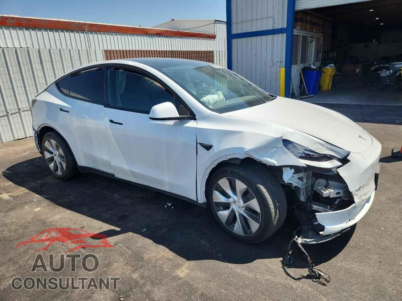 TESLA MODEL Y 2021 - 5YJYGDEEXMF203558