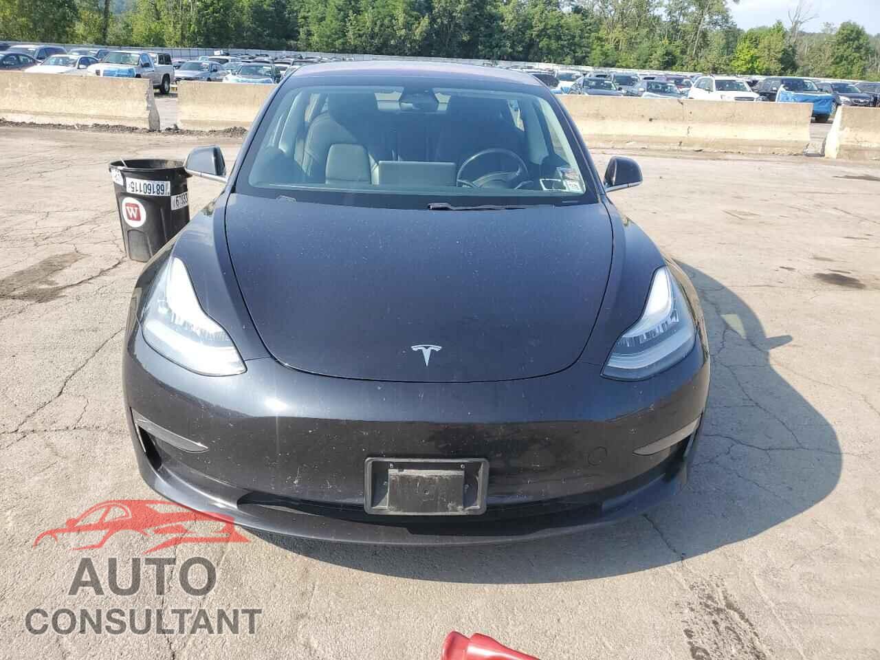 TESLA MODEL 3 2018 - 5YJ3E1EBXJF090484