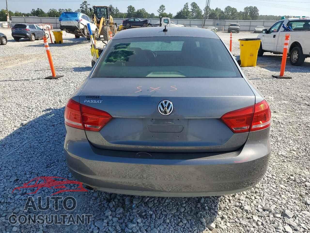 VOLKSWAGEN PASSAT 2013 - 1VWAH7A31DC093546