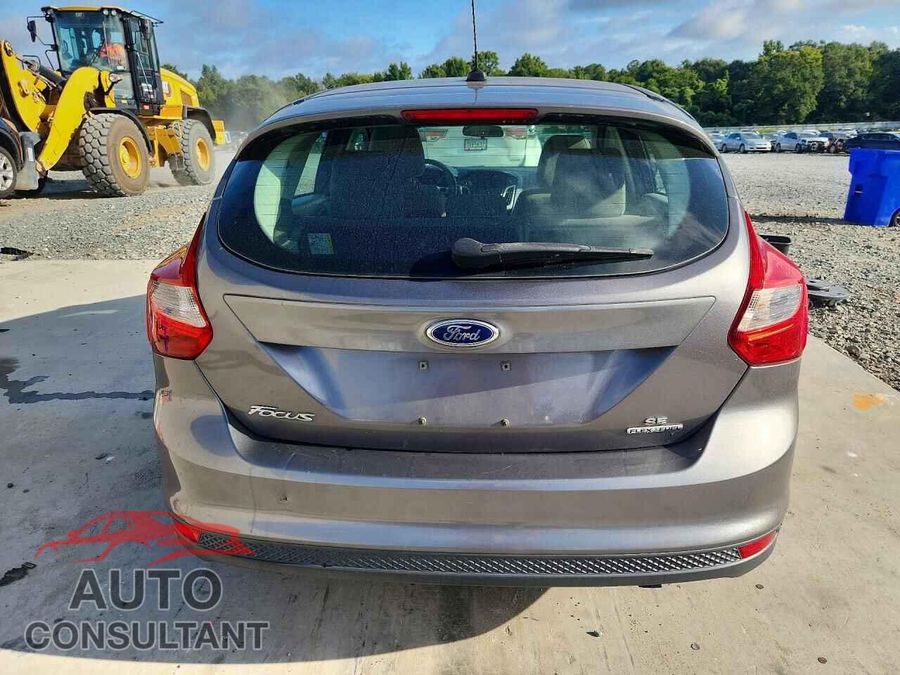 FORD FOCUS 2014 - 1FADP3K2XEL203096