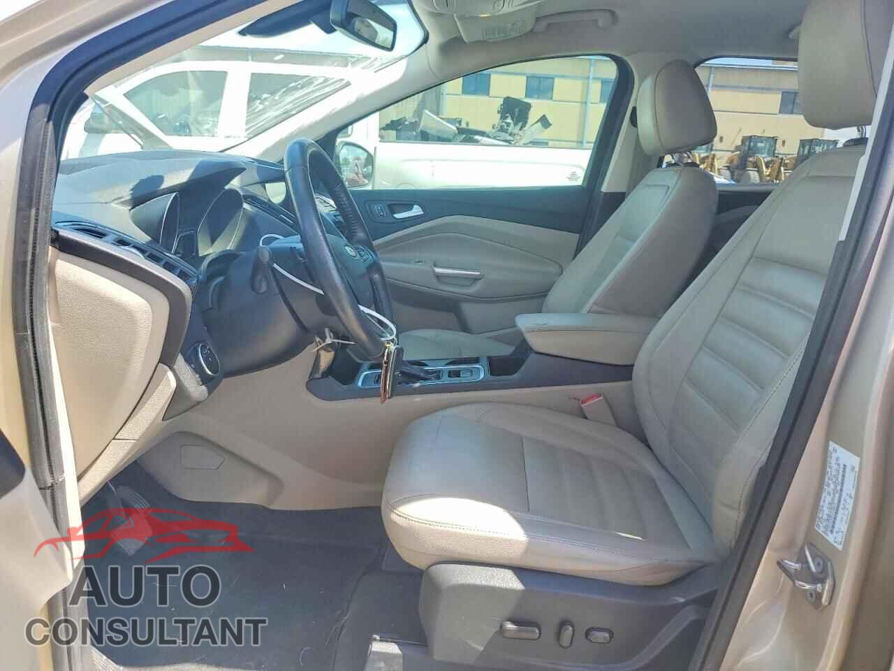 FORD ESCAPE 2017 - 1FMCU0J95HUC95014