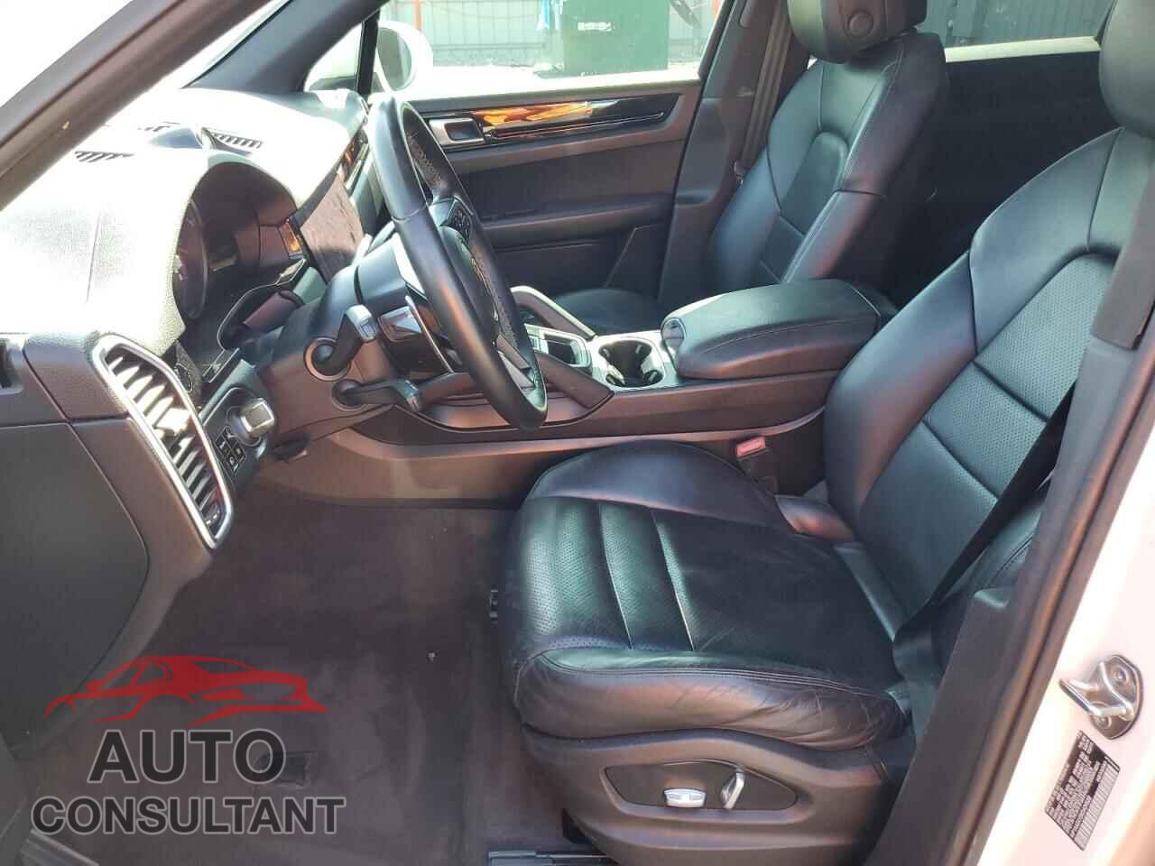 PORSCHE CAYENNE 2019 - WP1AA2AY3KDA09528
