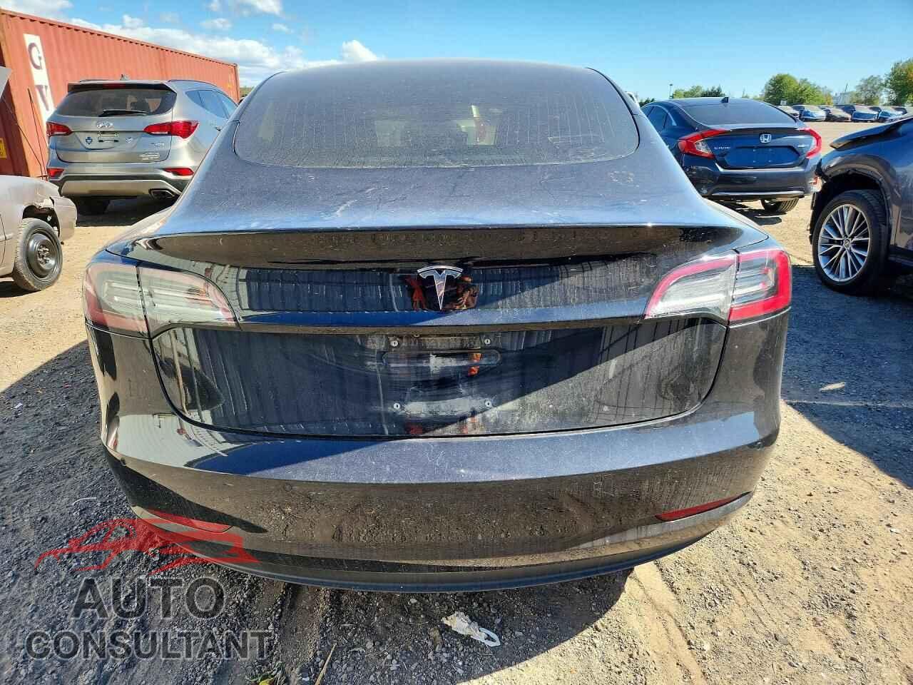 TESLA MODEL 3 2018 - 5YJ3E1EBXJF110250