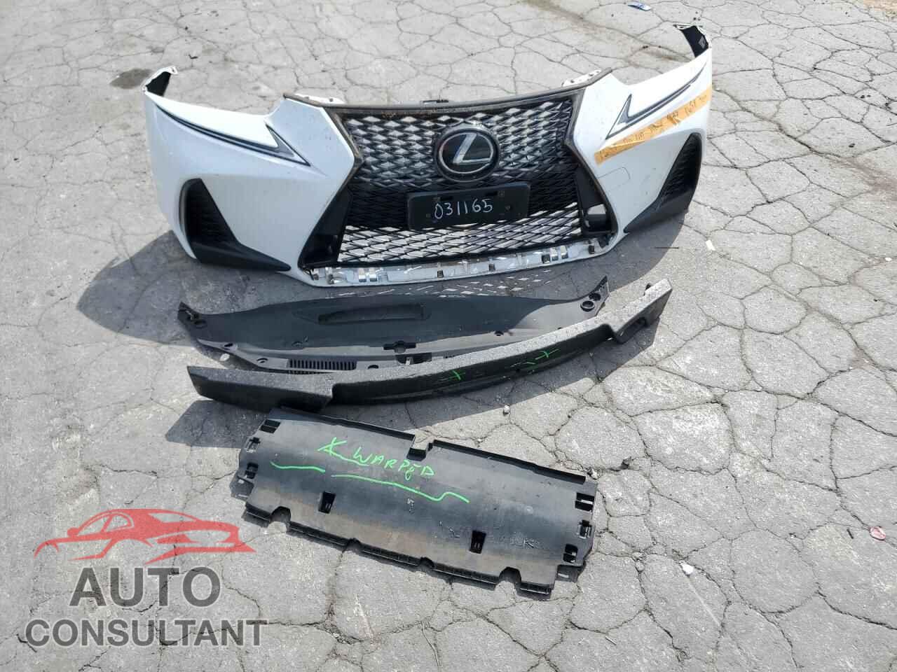 LEXUS IS 2018 - JTHC81D26J5031165