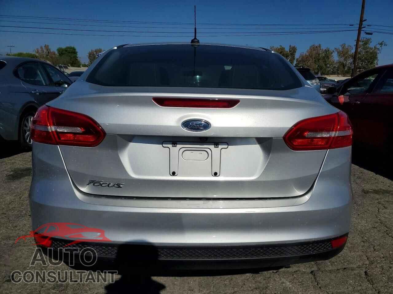 FORD FOCUS 2017 - 1FADP3E26HL343940