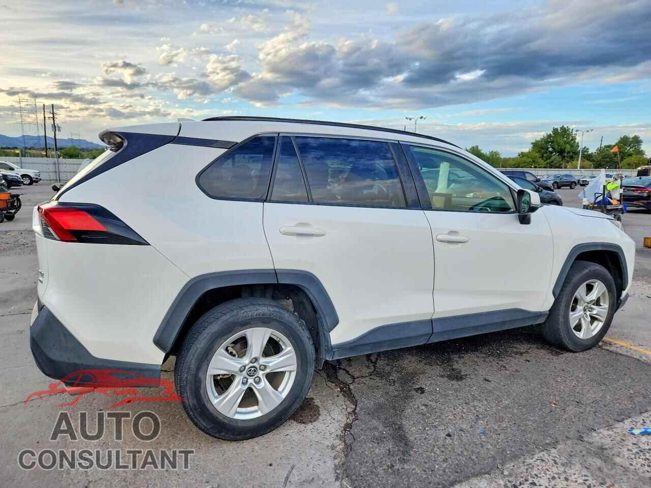 TOYOTA RAV4 2019 - JTMP1RFV7KJ002084
