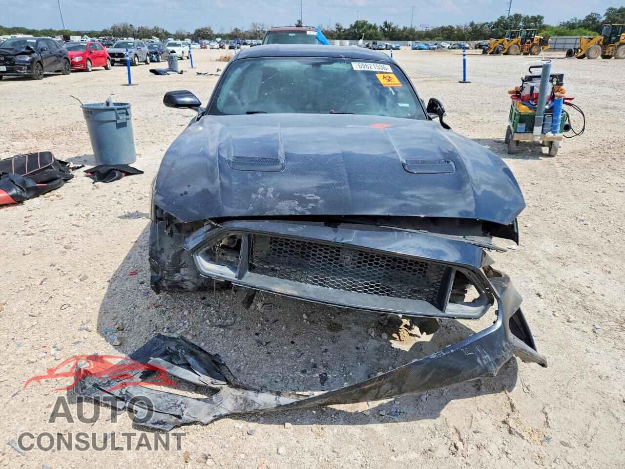 FORD MUSTANG 2018 - 1FA6P8TH8J5108432