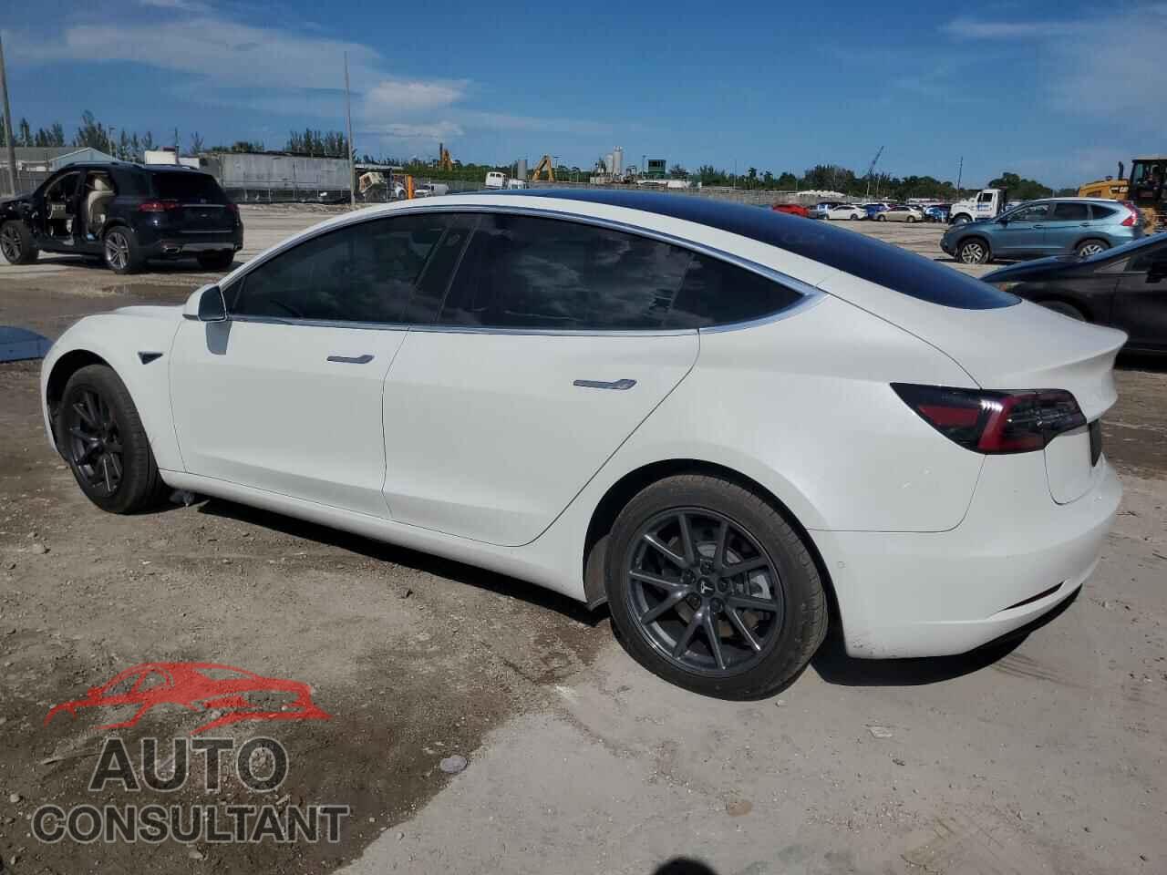 TESLA MODEL 3 2018 - 5YJ3E1EA8JF017251
