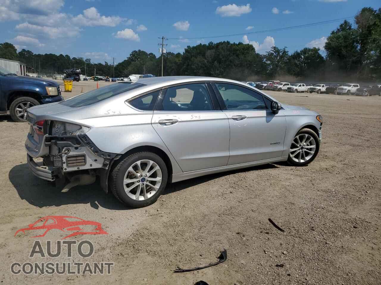 FORD FUSION 2019 - 3FA6P0LU7KR140902
