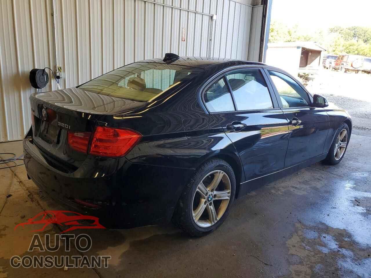 BMW 3 SERIES 2013 - WBA3C3C51DF982084