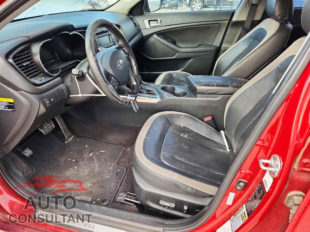 KIA OPTIMA 2011 - KNAGR4A67B5152374