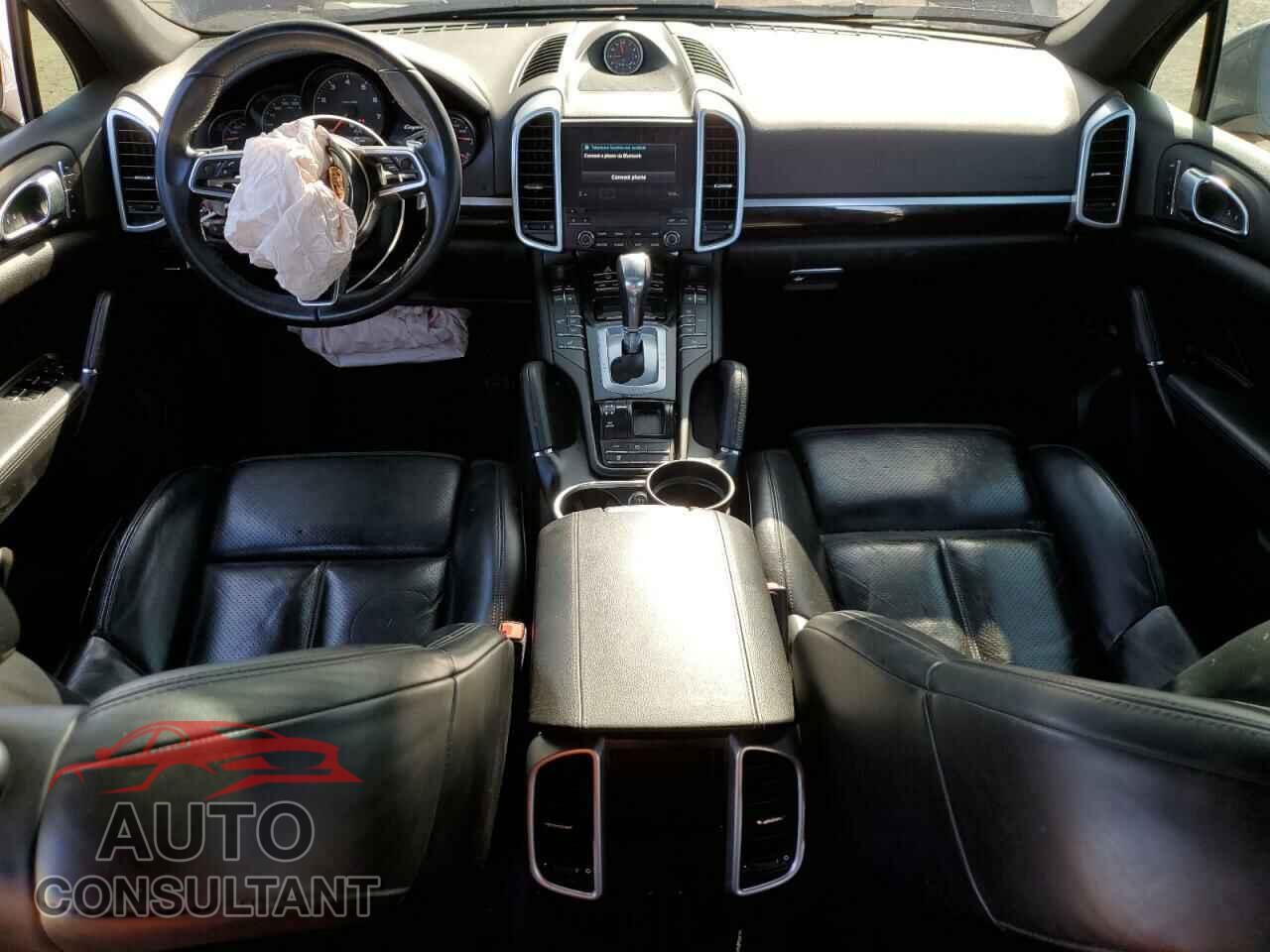 PORSCHE CAYENNE 2017 - WP1AA2A25HKA89656