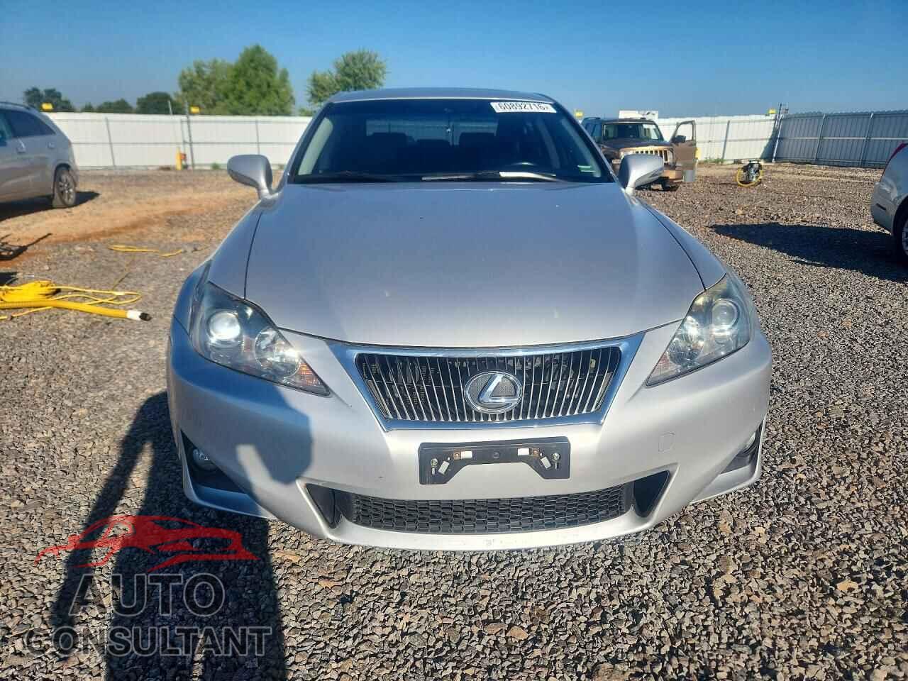 LEXUS IS 2012 - JTHCF5C23C2035743
