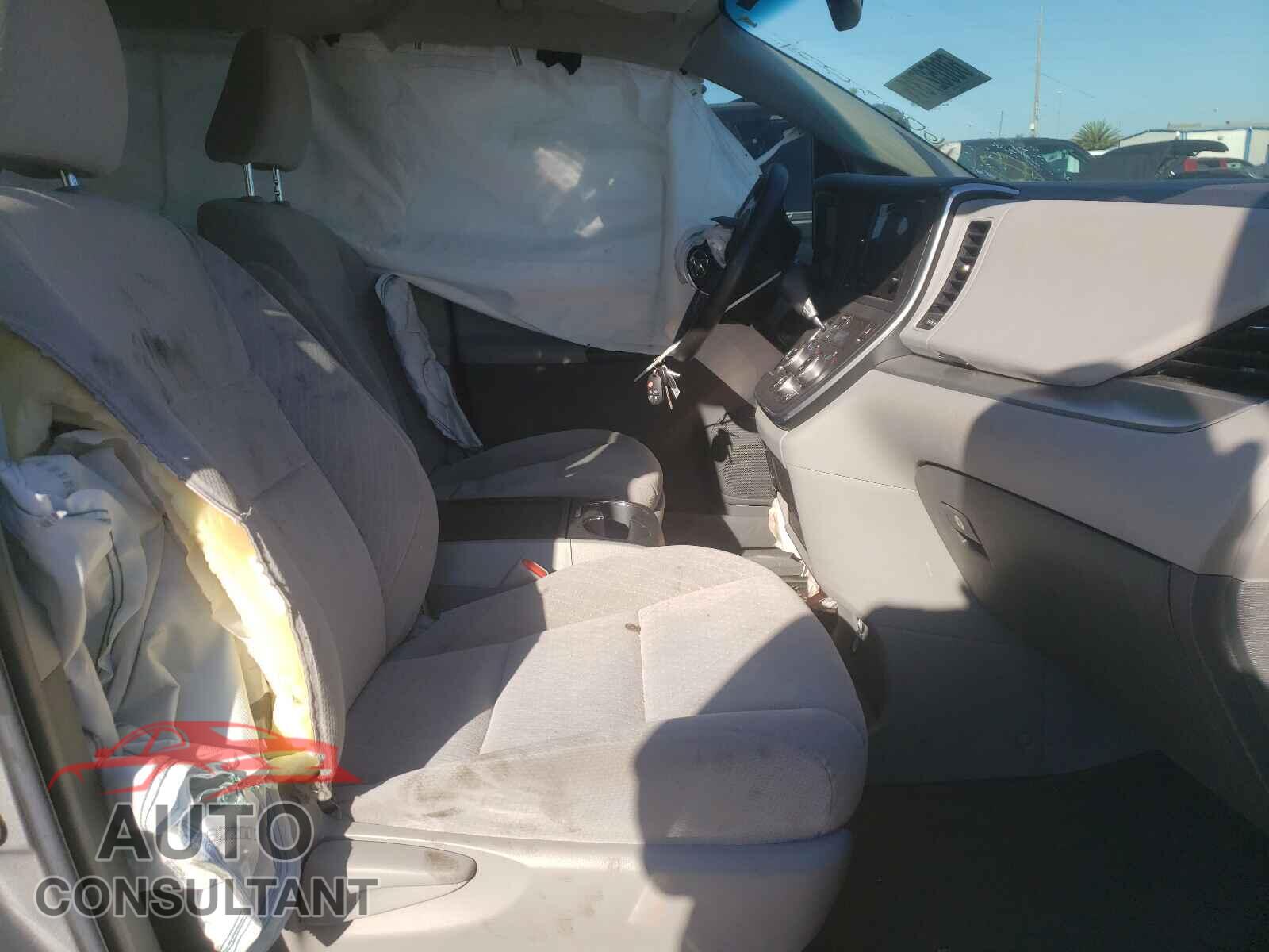 TOYOTA SIENNA 2017 - 5TDKZ3DC3HS842425