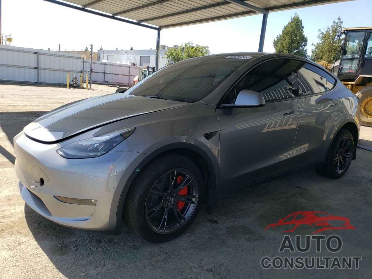 TESLA MODEL Y 2025 - 7SAYGDEE9SF240505