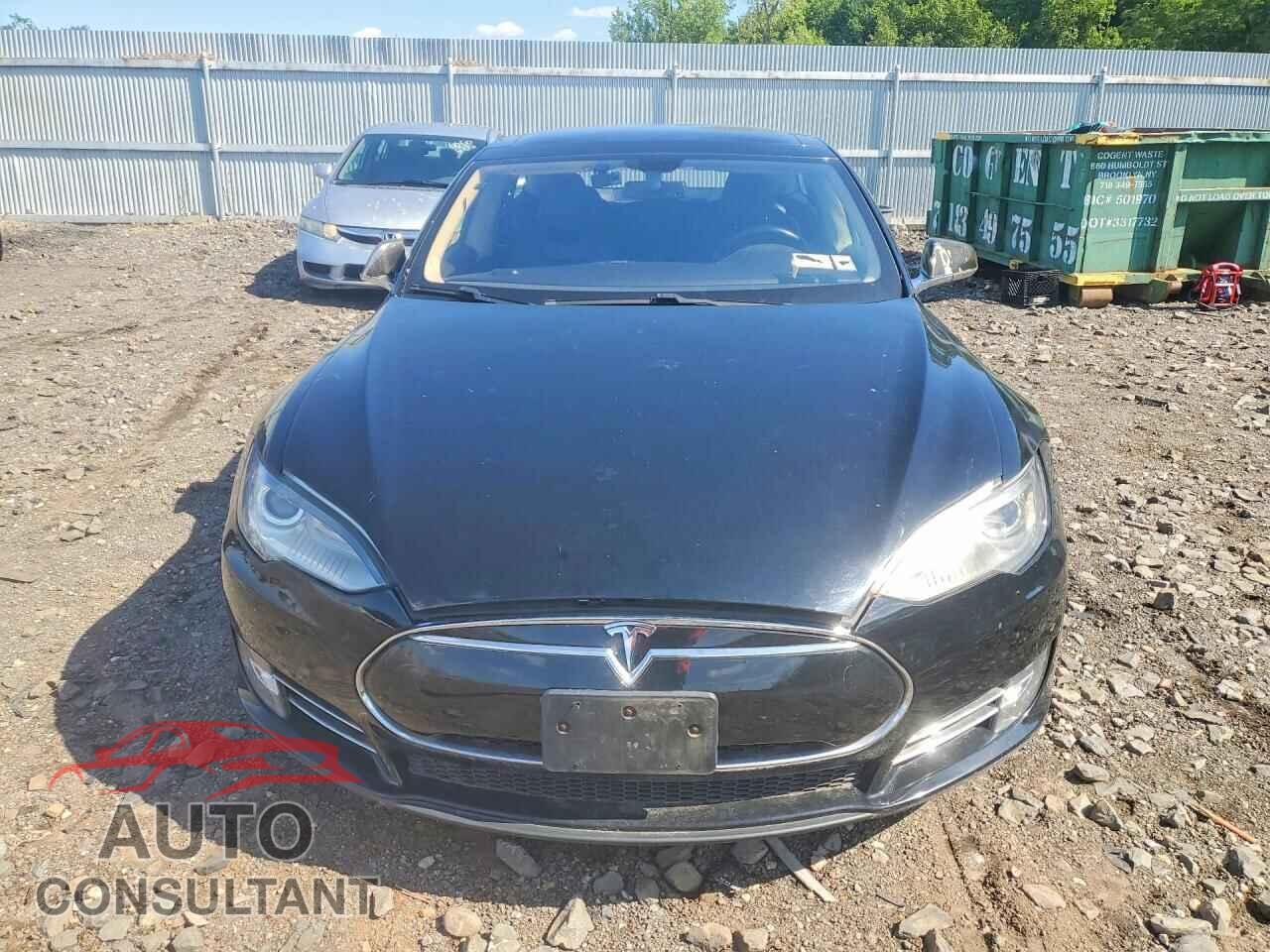 TESLA MODEL S 2013 - 5YJSA1CN1DFP12575