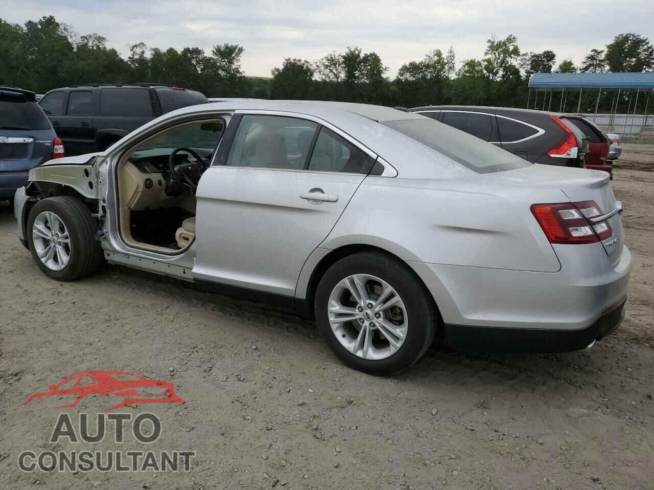 FORD TAURUS 2018 - 1FAHP2D8XJG123135