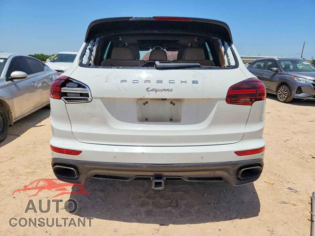PORSCHE CAYENNE 2017 - WP1AA2A23HKA82320