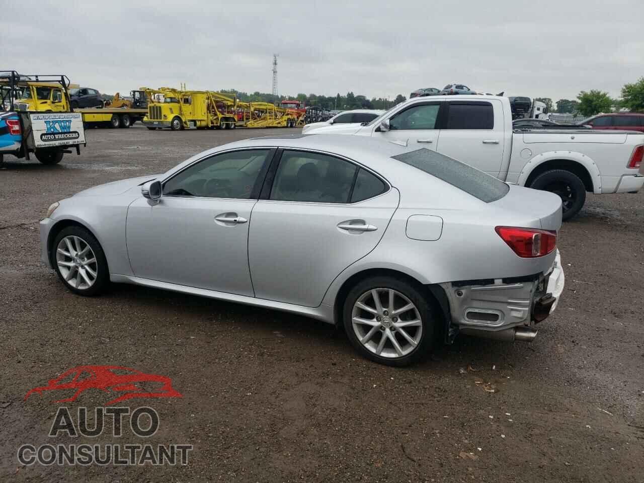 LEXUS IS 2011 - JTHCF5C29B5045464